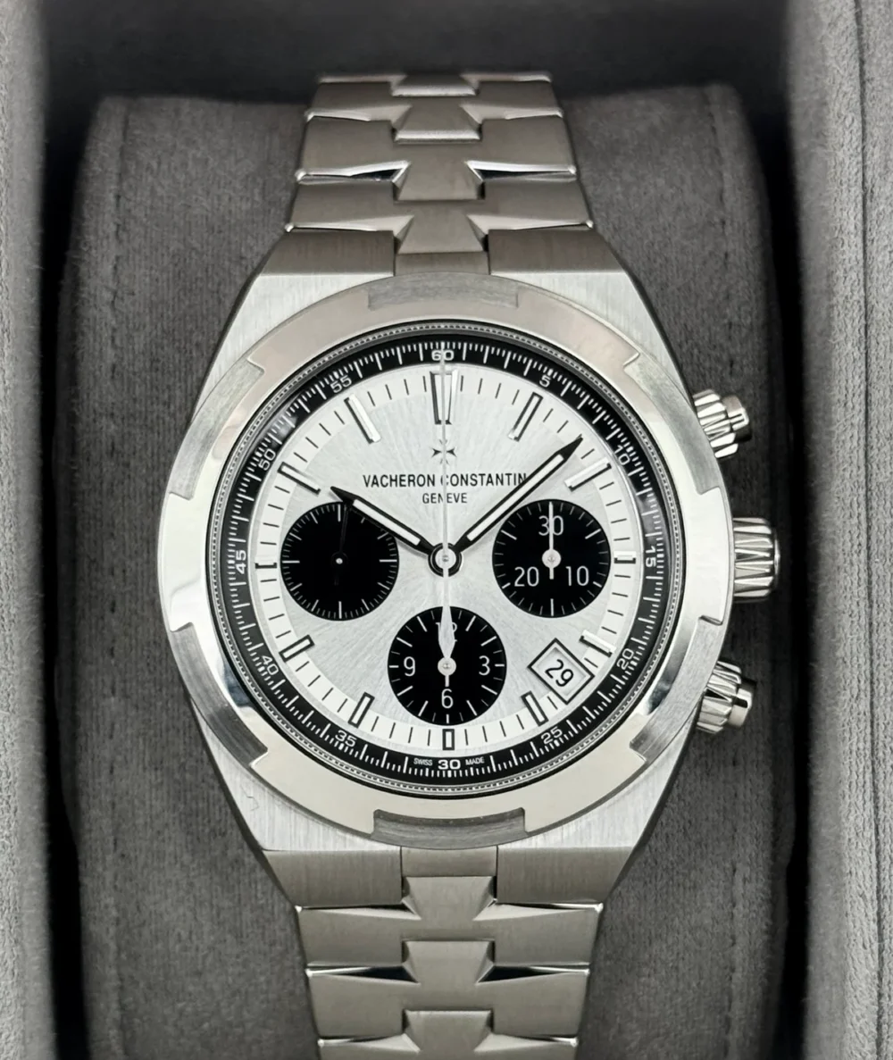 2025 Vacheron Constantin Overseas 42.5mm 5520V Stainless Steel Silver Dial