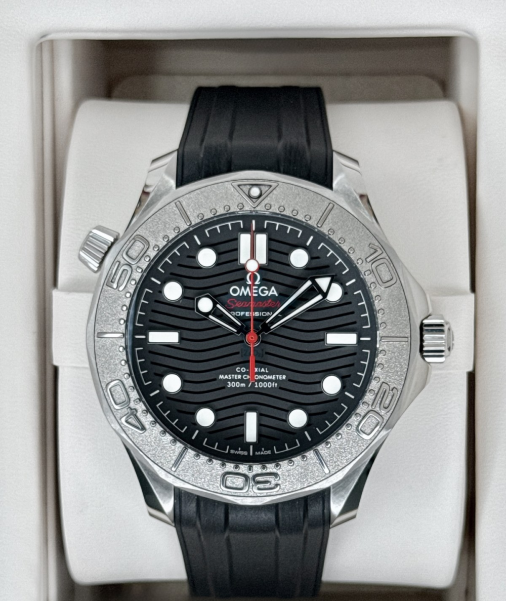 2025 Omega Seamaster Master Chronometer 42mm 210.32.42.20.01.002 Black Dial