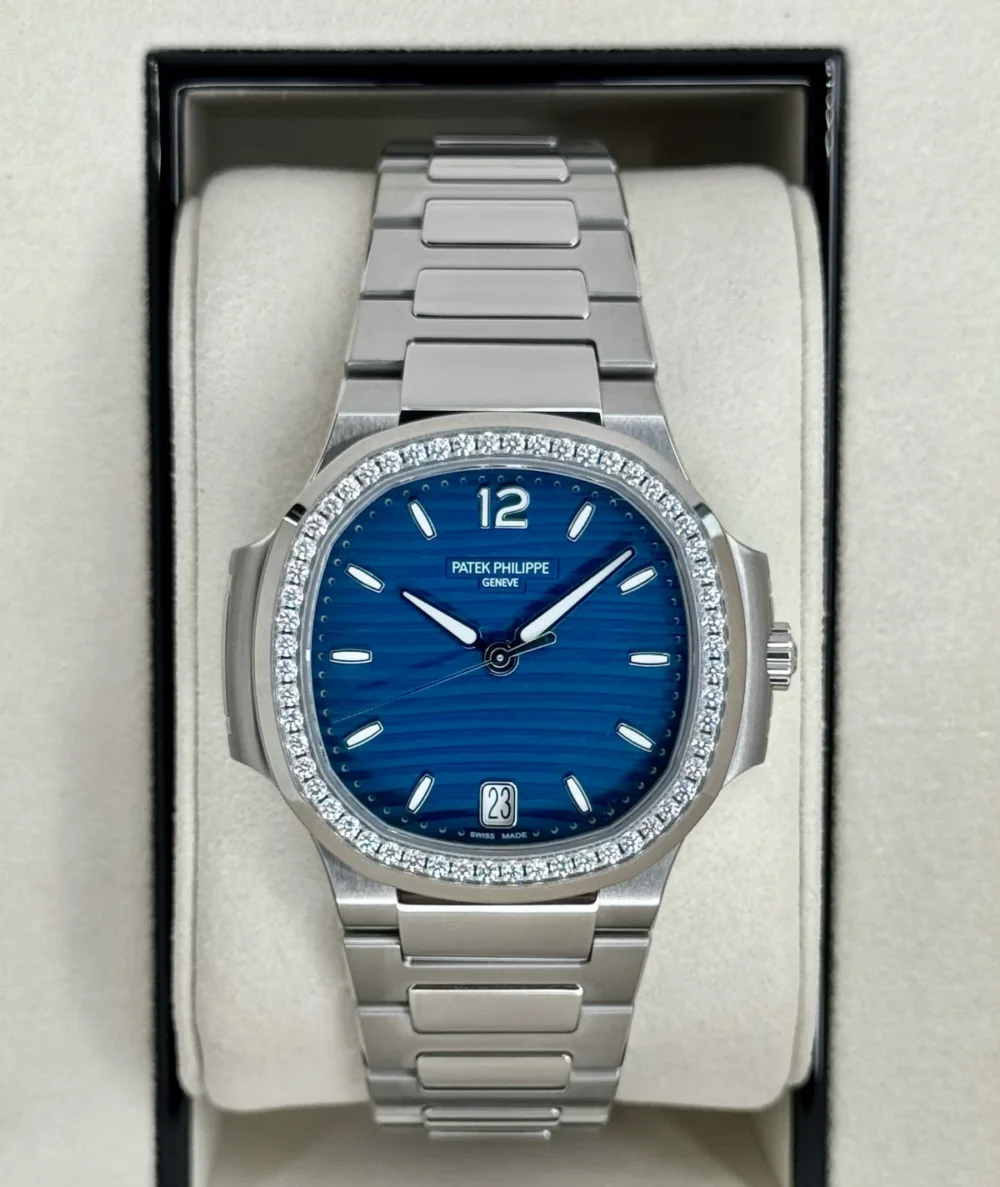 NEW 2025 Patek Philippe Nautilus 35.2mm 7118/1200A-001 Stainless Steel Blue Dial