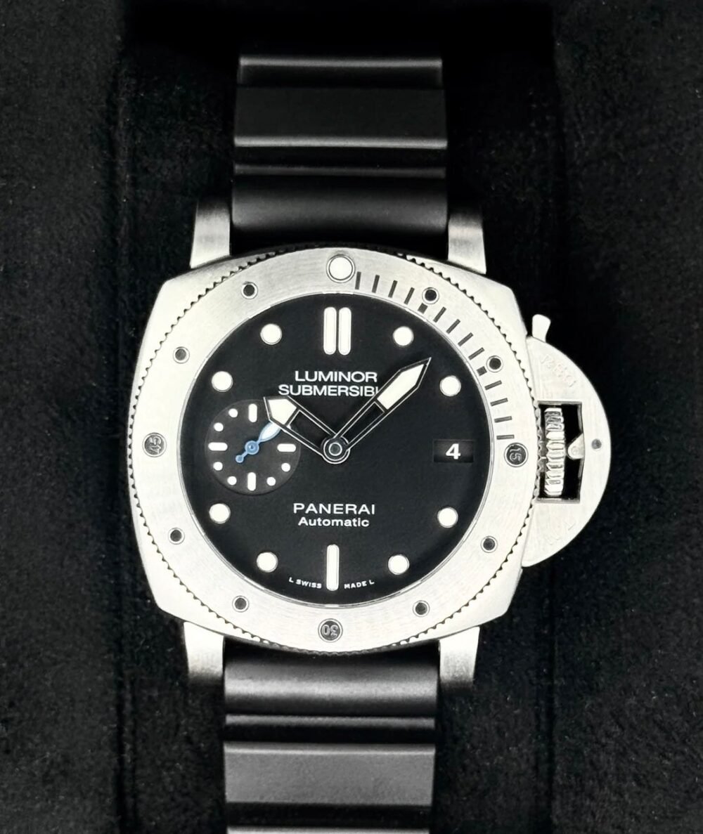 2018 Panerai Luminor Submersible 1950 3 Days 42mm PAM00682 Black Dial