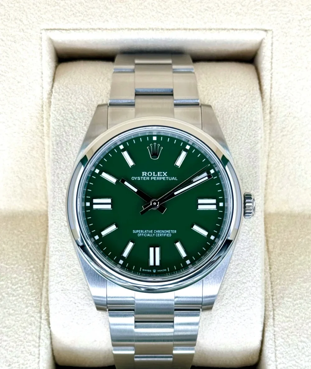NEW 2025 Rolex Oyster Perpetual 41mm 124300 Green Dial