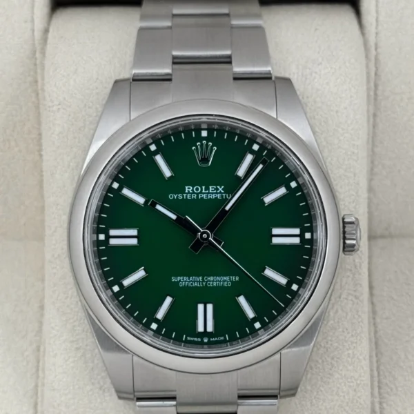 2025 Rolex Oyster Perpetual 41mm 124300 Green Dial