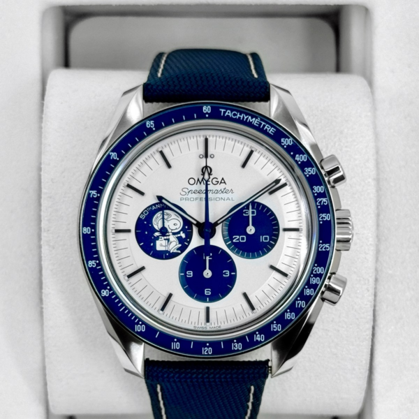 NEW 2026 Omega Speedmaster Silver Snoopy Award 310.32.42.50.02.001