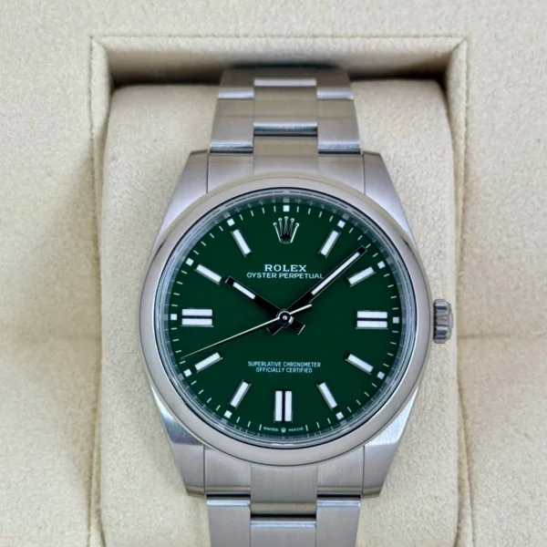 NEW 2025 Rolex Oyster Perpetual 41mm 124300 Green Dial