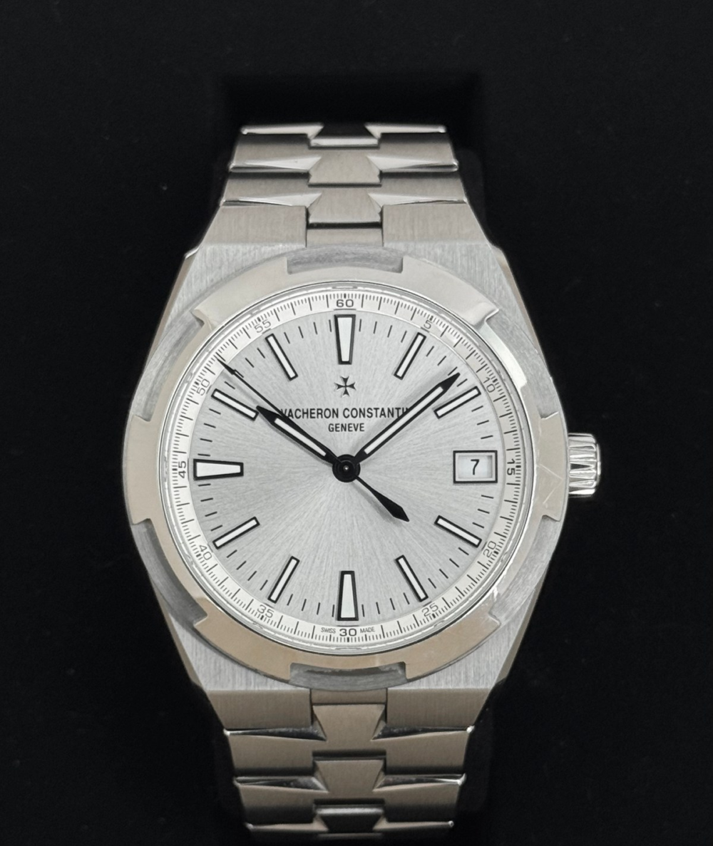 2024 Vacheron Constantin Overseas 41mm 4520V Stainless Steel Silver Dial