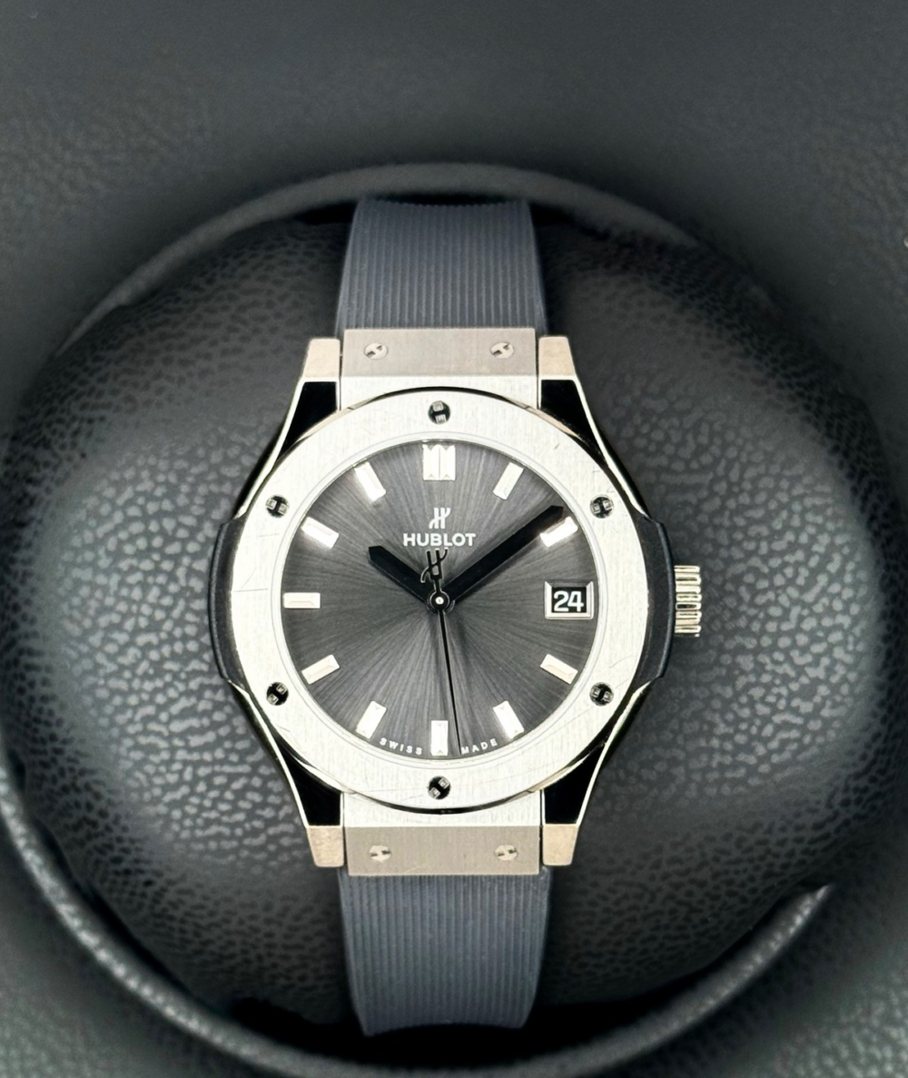 2022 Ladies Hublot Classic Fusion 33mm 581.NX.7071.RX Titanium Grey Dial