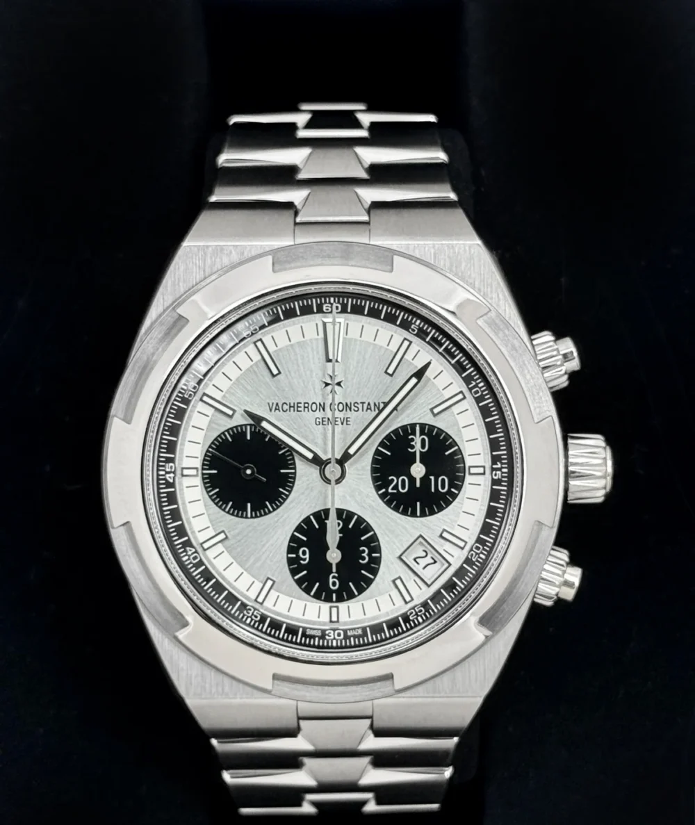2024 Vacheron Constantin Overseas 42.5mm 5520V Stainless Steel Silver Dial