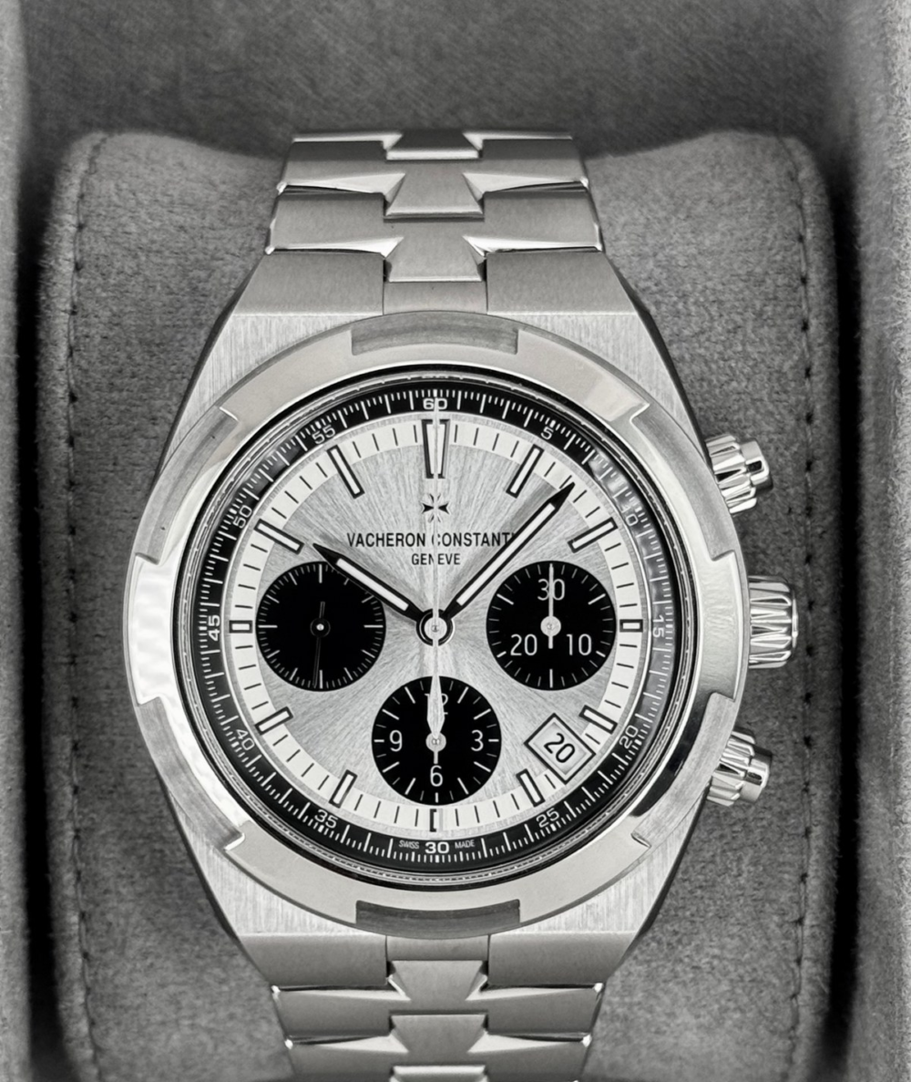 2025 Vacheron Constantin Overseas 42.5mm 5520V Stainless Steel Silver Dial