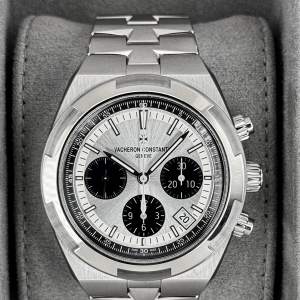 2025 Vacheron Constantin Overseas 42.5mm 5520V Stainless Steel Silver Dial