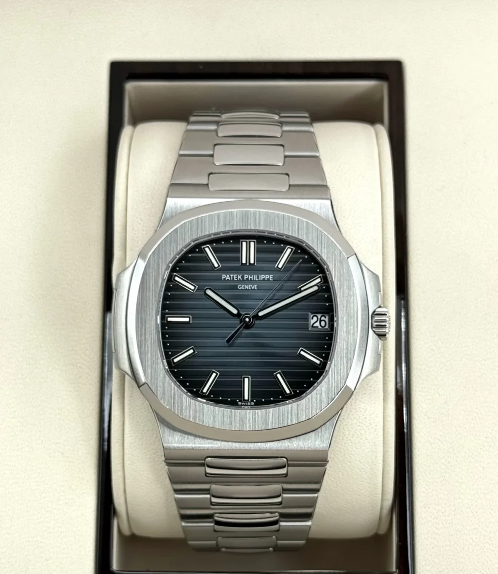 Patek Philippe Nautilus 40mm 5711/1A tainless Steel Blue Dial