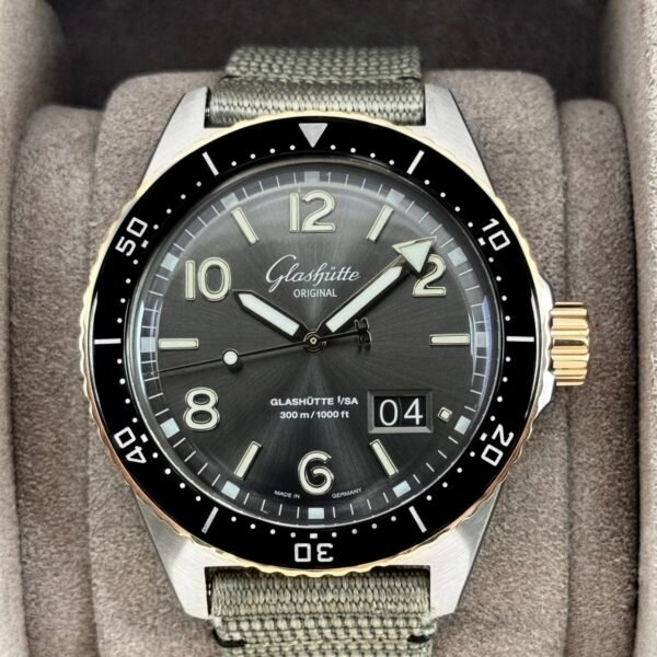 2021 Glashütte Seaq Panorama Date 43.2mm 1-36-13-04-91-34 Stainless Steel Grey Dial