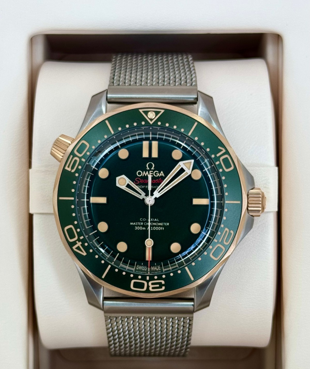NEW 2026 Omega Seamaster Diver 300M 42mm 210.90.42.20.10.001 Green Dial