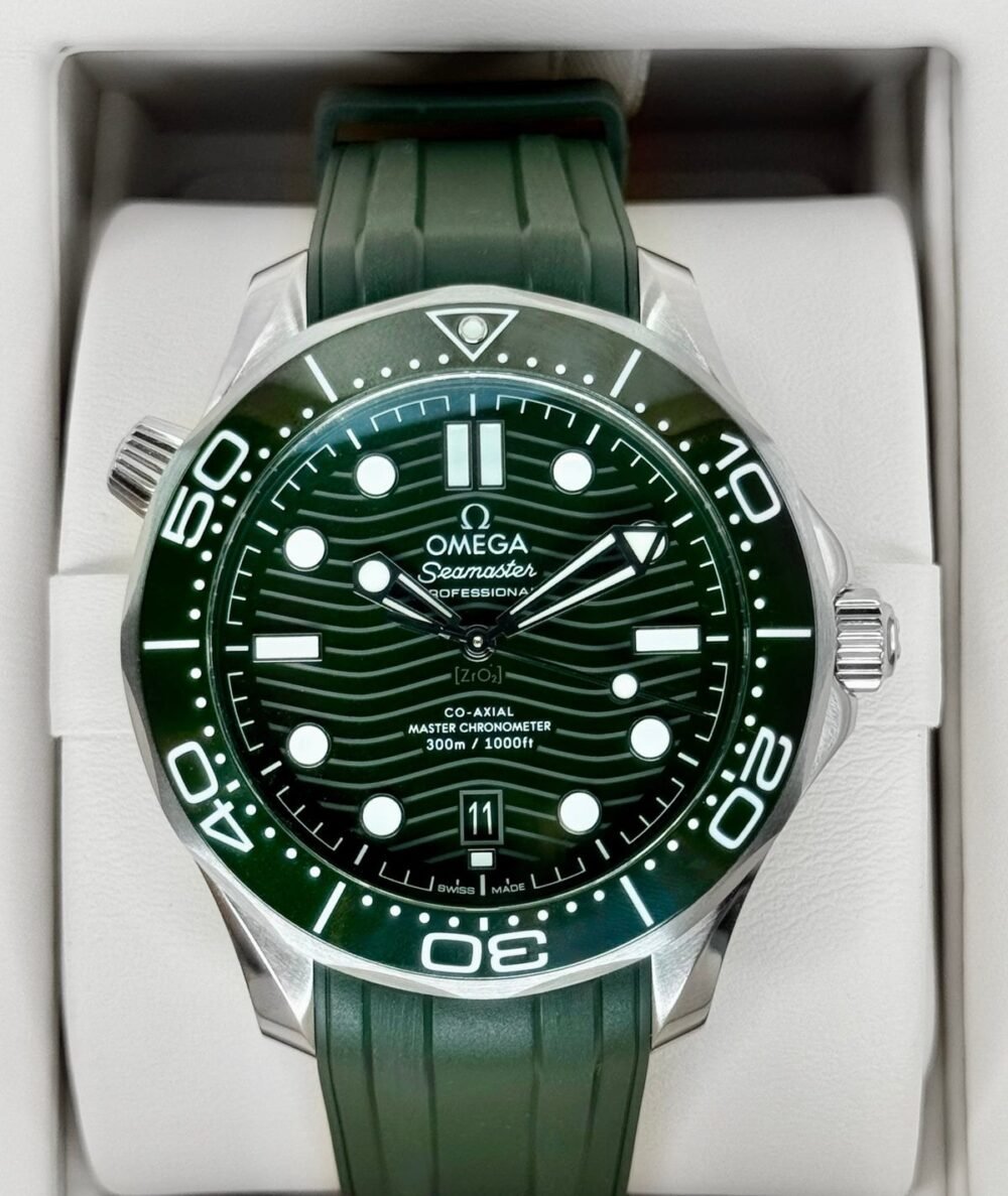 2023 Omega Seamaster Master Chronometer 42mm 210.32.42.20.10.001 Green Dial