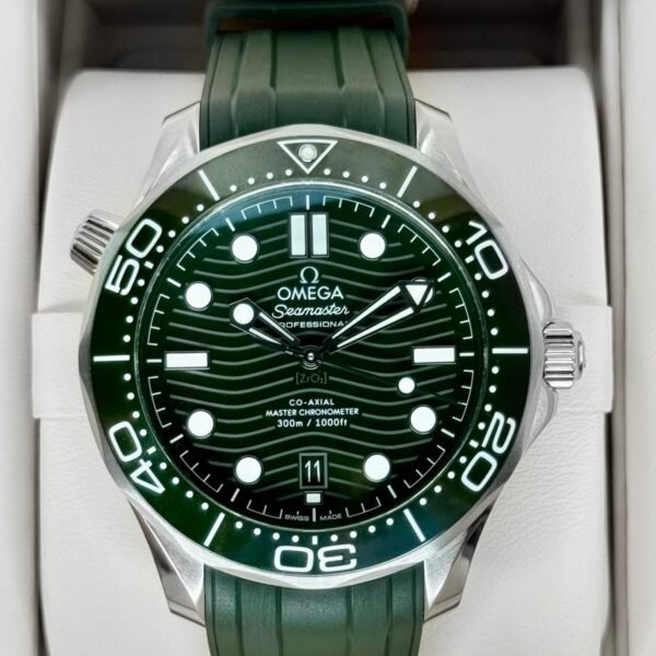 2023 Omega Seamaster Master Chronometer 42mm 210.32.42.20.10.001 Green Dial