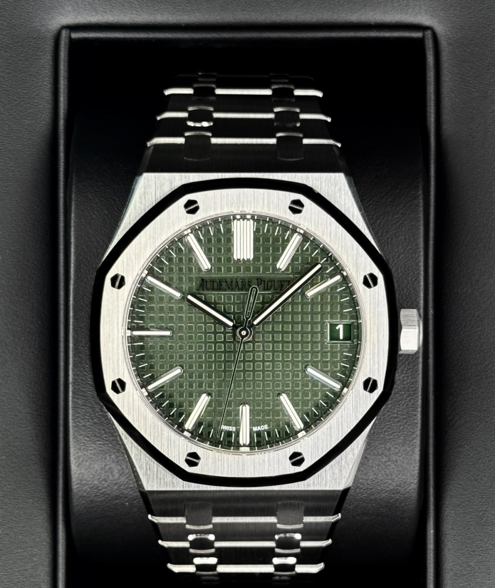 2025 Audemars Piguet  Royal Oak 41mm 15510ST Stainless Steel Green Dial