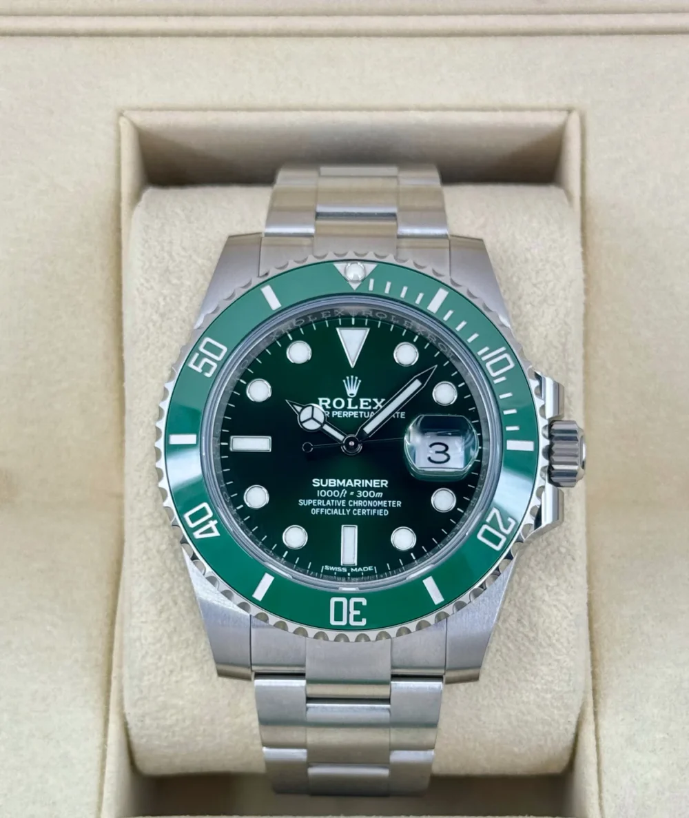 NEW OLD STOCK 2019 Rolex Submariner “Hulk” 40mm 116610LV Green Dial