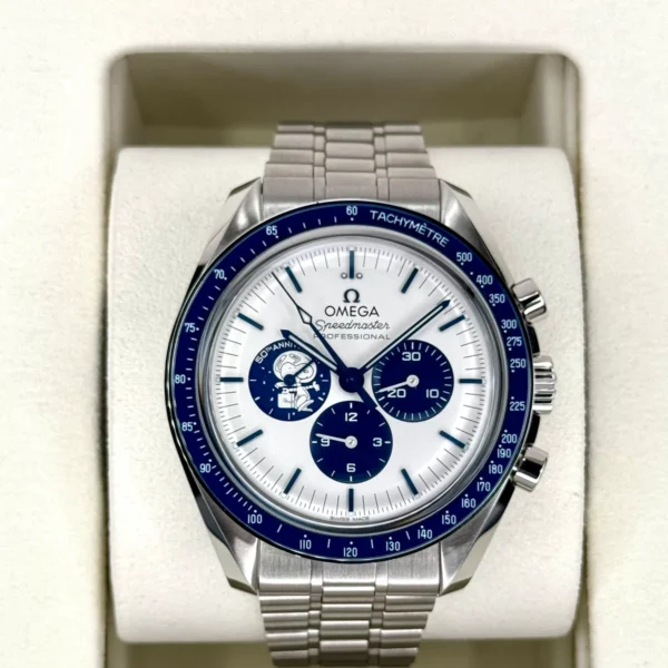 2023 Omega Speedmaster Silver Snoopy Award 310.32.42.50.02.001
