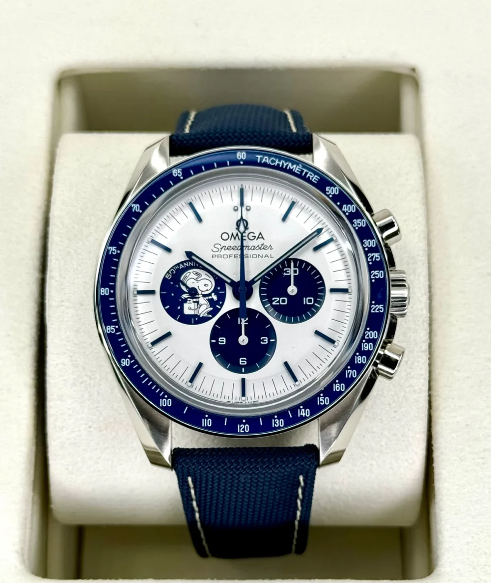 NEW 2023 Omega Speedmaster Silver Snoopy Award 310.32.42.50.02.001