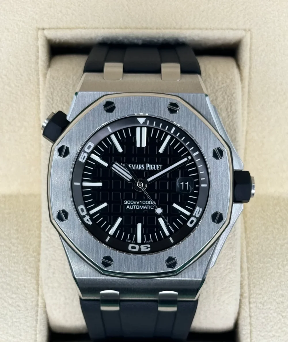 Audemars Piguet Royal Oak Offshore Scuba 15710ST Black Waffle Dial
