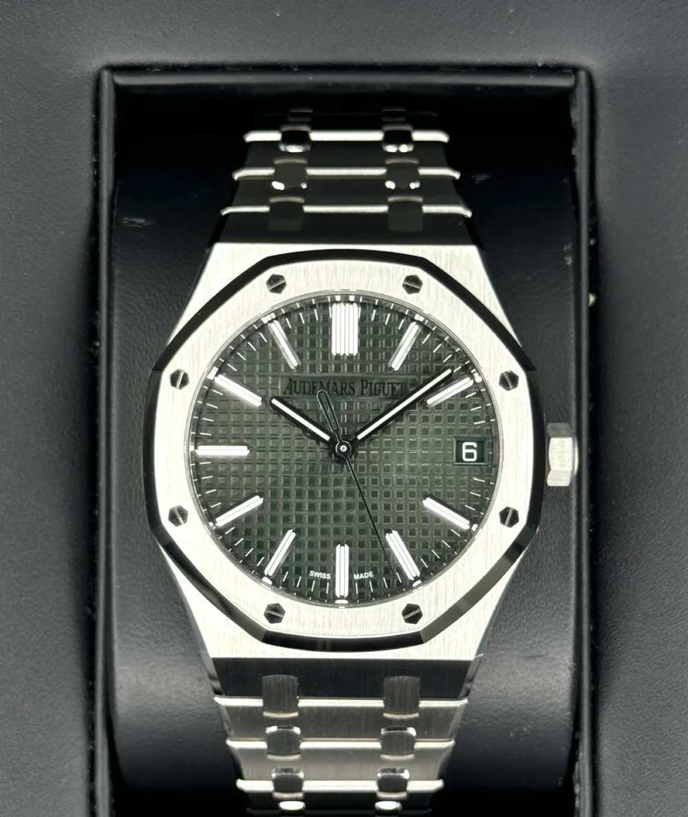 2023 Audemars Piguet  Royal Oak  41mm 15510ST Green Dial