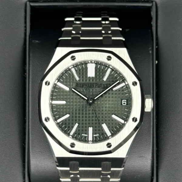 2023 Audemars Piguet  Royal Oak  41mm 15510ST Green Dial