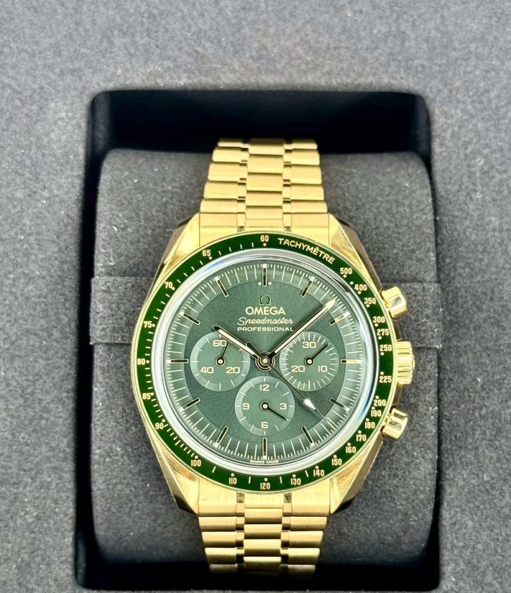 2023 Omega Speedmaster Moonwatch Pro 42mm 310.60.42.50.10.001 Green Dial