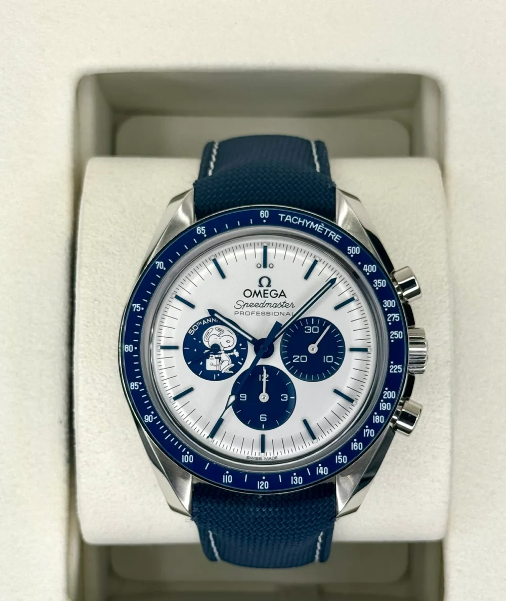 2023 Omega Speedmaster Silver Snoopy Award 310.32.42.50.02.001