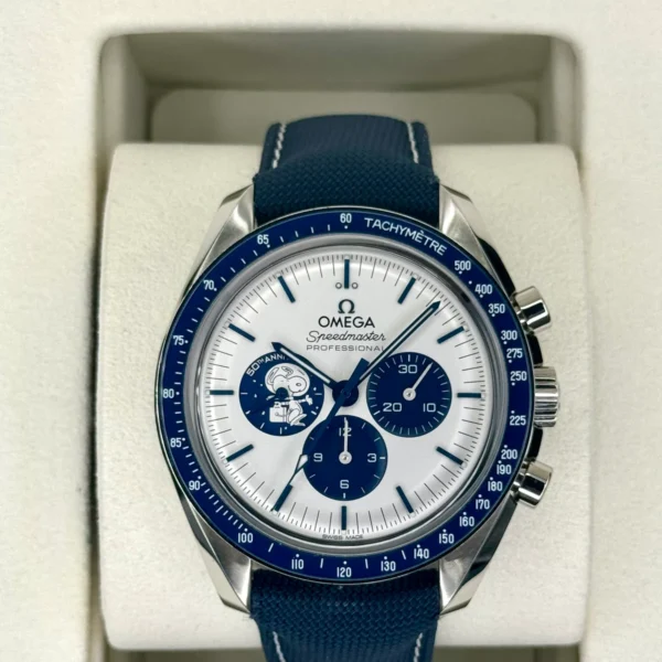 2023 Omega Speedmaster Silver Snoopy Award 310.32.42.50.02.001