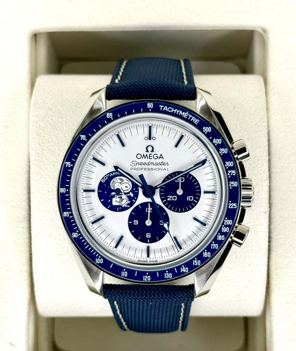 NEW 2023 Omega Speedmaster Silver Snoopy Award 310.32.42.50.02.001