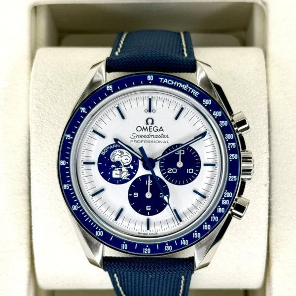 NEW 2023 Omega Speedmaster Silver Snoopy Award 310.32.42.50.02.001