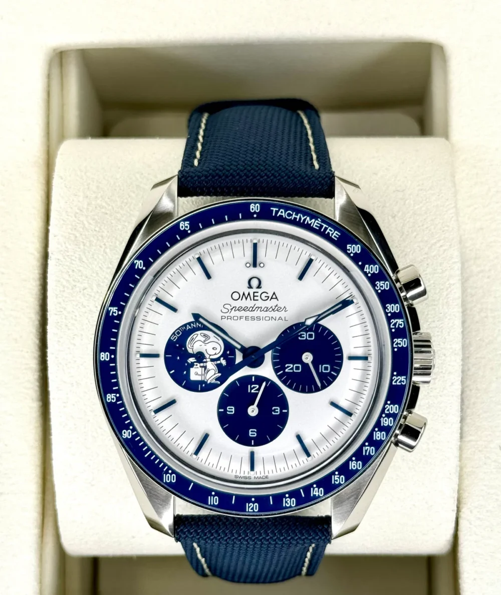 NEW 2024 Omegas Speedmaster Silver Snoopy Award 310.32.42.50.02.001