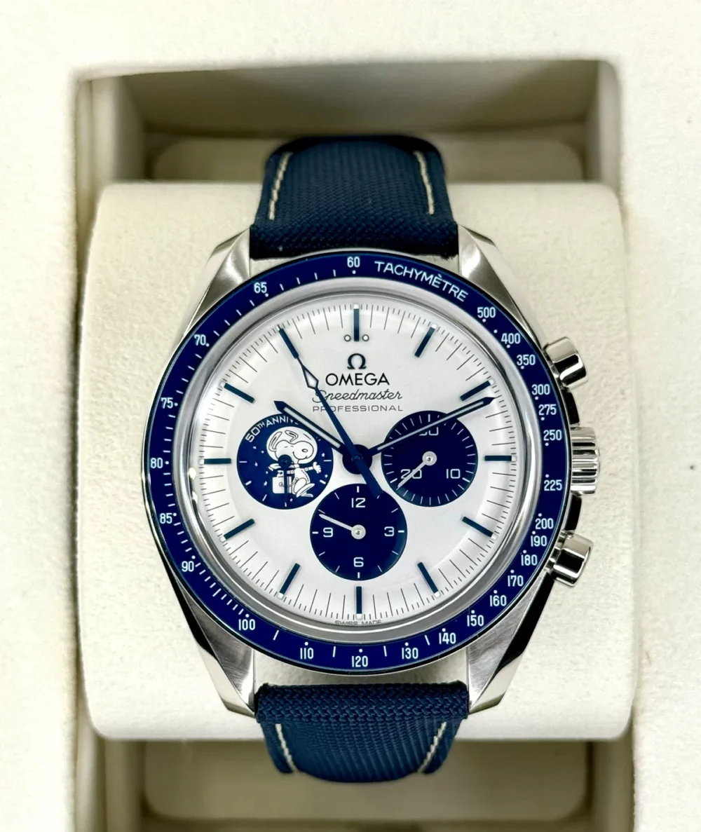 NEW 2023 Omega Speedmaster Silver Snoopy Award 310.32.42.50.02.001