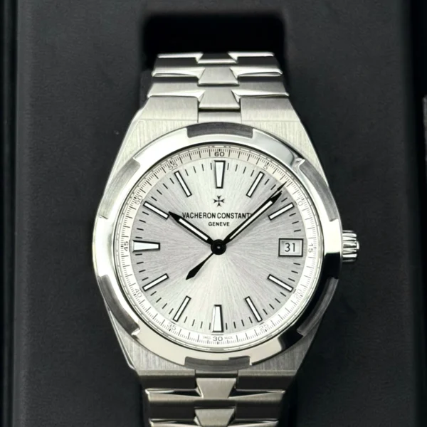 2018 Vacheron Constantin Overseas 41mm 4500V Stainless Silver Dial