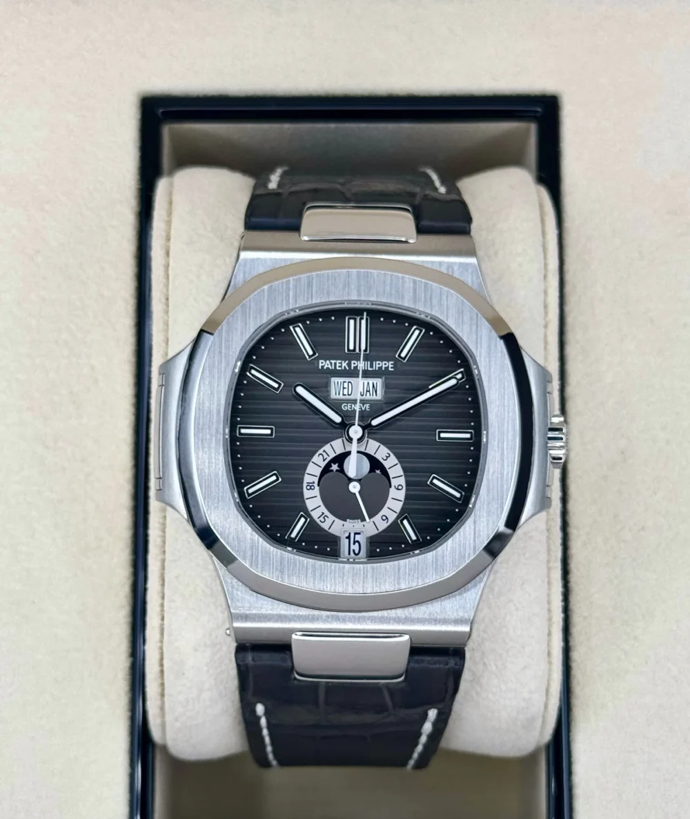 2021 Patek Philippe Nautilus 40.5mm 5726A Black Dial