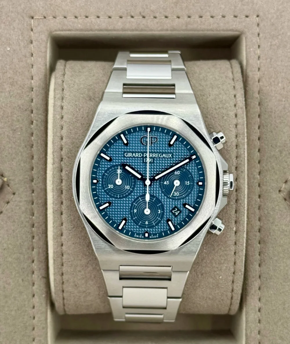 2022 Girard-Perregaux Laureato Chronograph 42mm 81020-11-431-11A Blue Dial