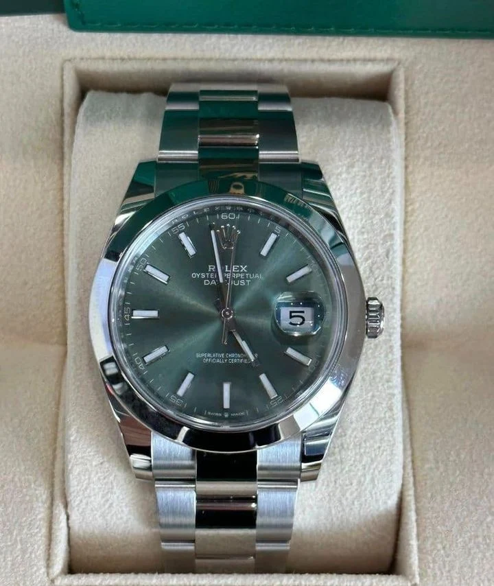 New 2023 Rolex Datejust 41mm 126300 Oyster Green Dial